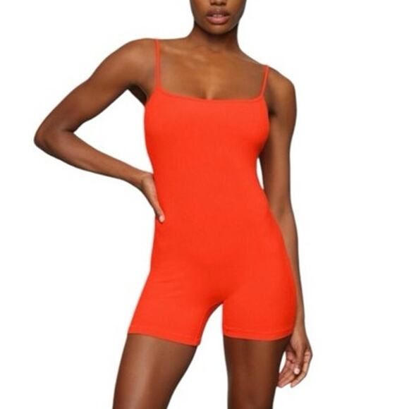 SKIMS Pants - Skims soft lounge scoop onesie